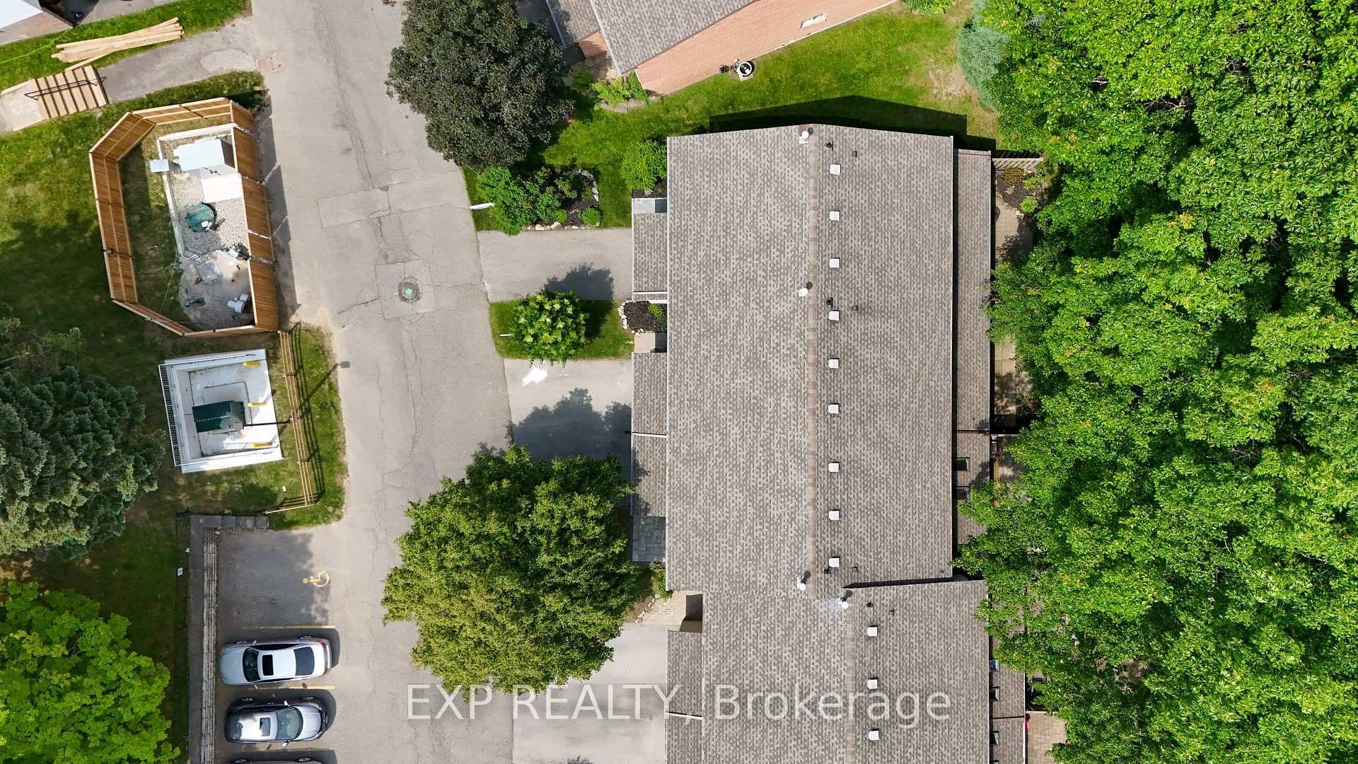 Photo 25 of 49 Lynden Circle, Halton Hills, Georgetown — HOMEH