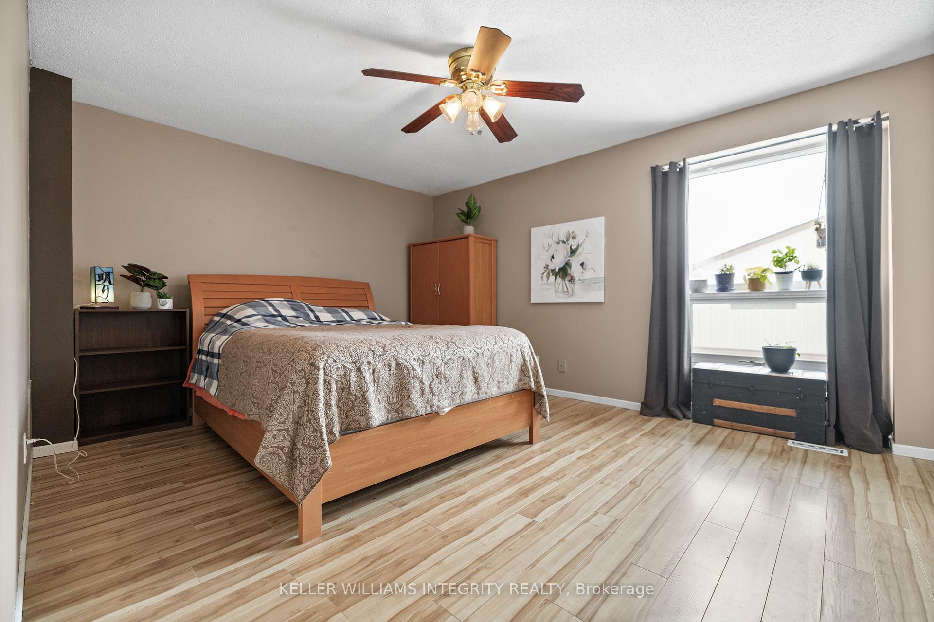 Photo 12 of 2013 Stonehenge Crescent, Ottawa, Pineview — HOMEH