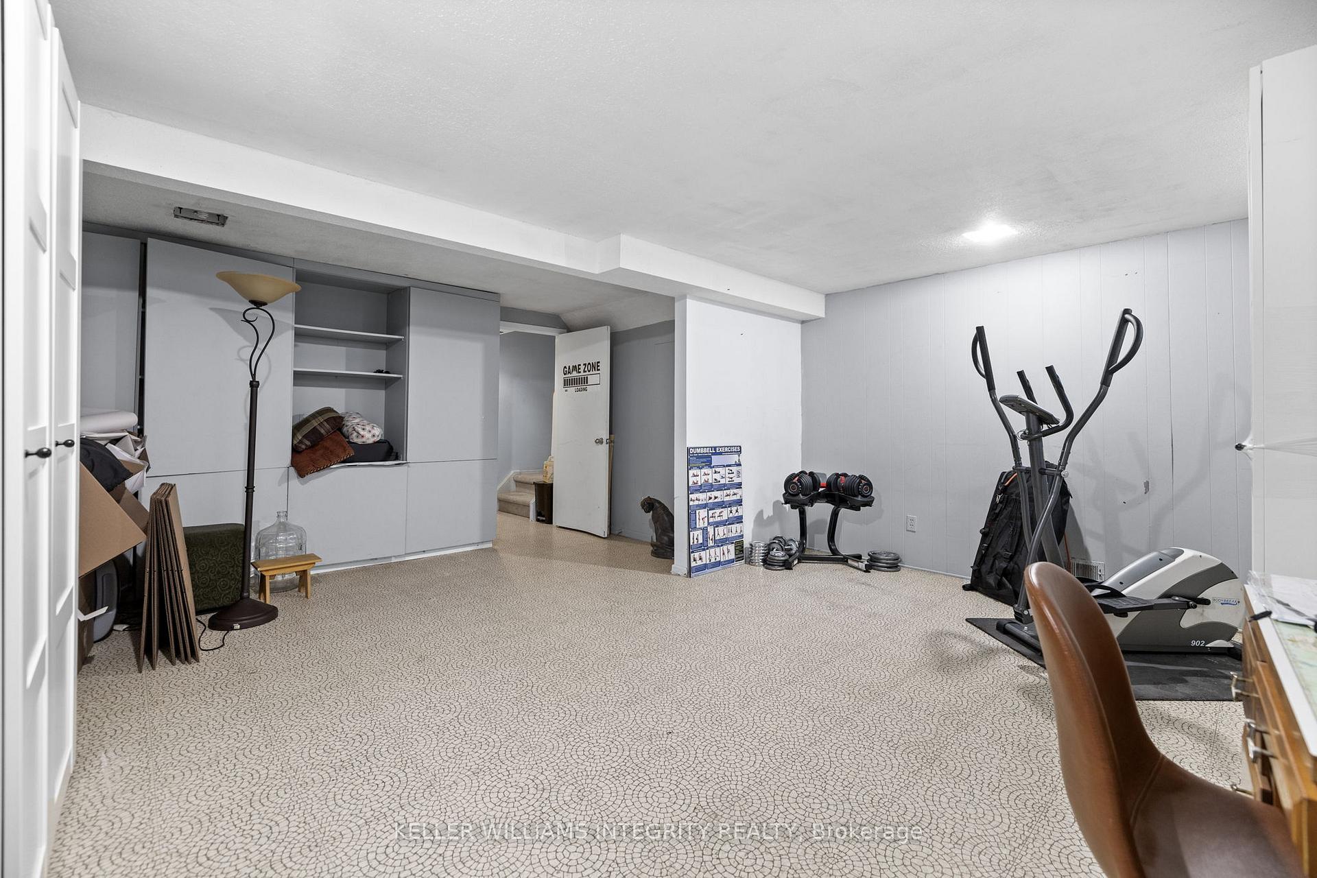 Photo 14 of 2013 Stonehenge Crescent, Ottawa, Pineview — HOMEH