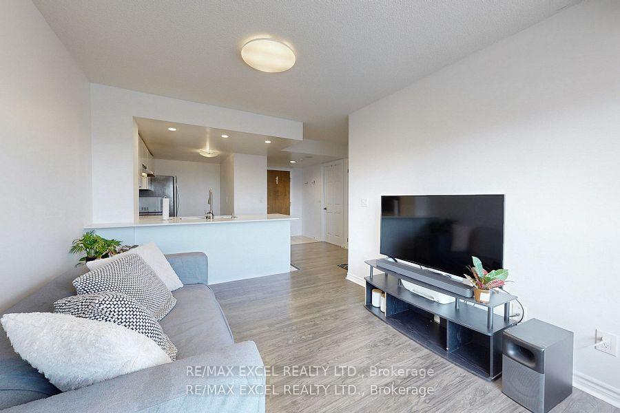 Photo 10 of Unit 808, 130 Pond Drive, Markham, Commerce Valley — HOMEH