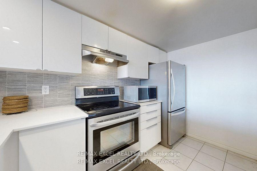 Photo 16 of Unit 808, 130 Pond Drive, Markham, Commerce Valley — HOMEH