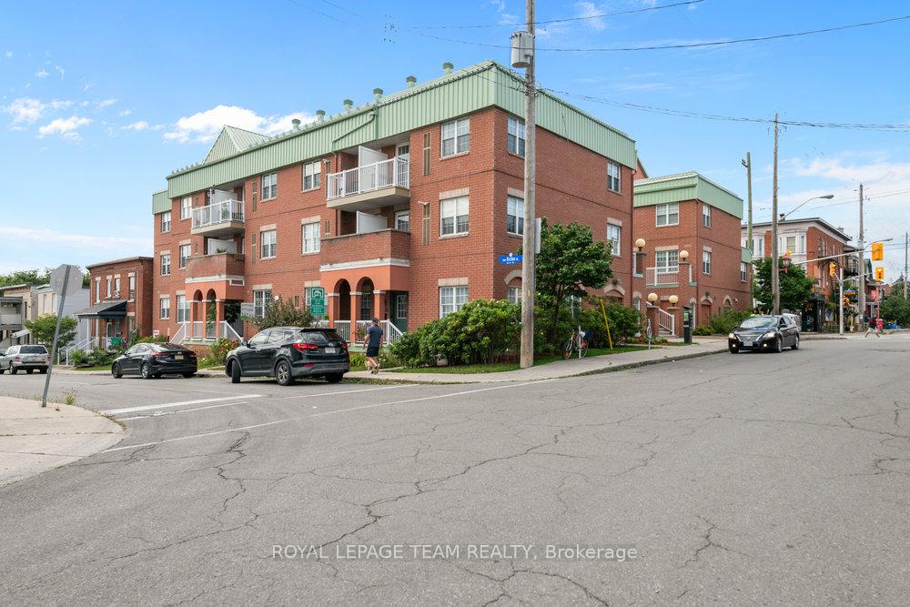 Front of Unit 8, 130 Rochester Street