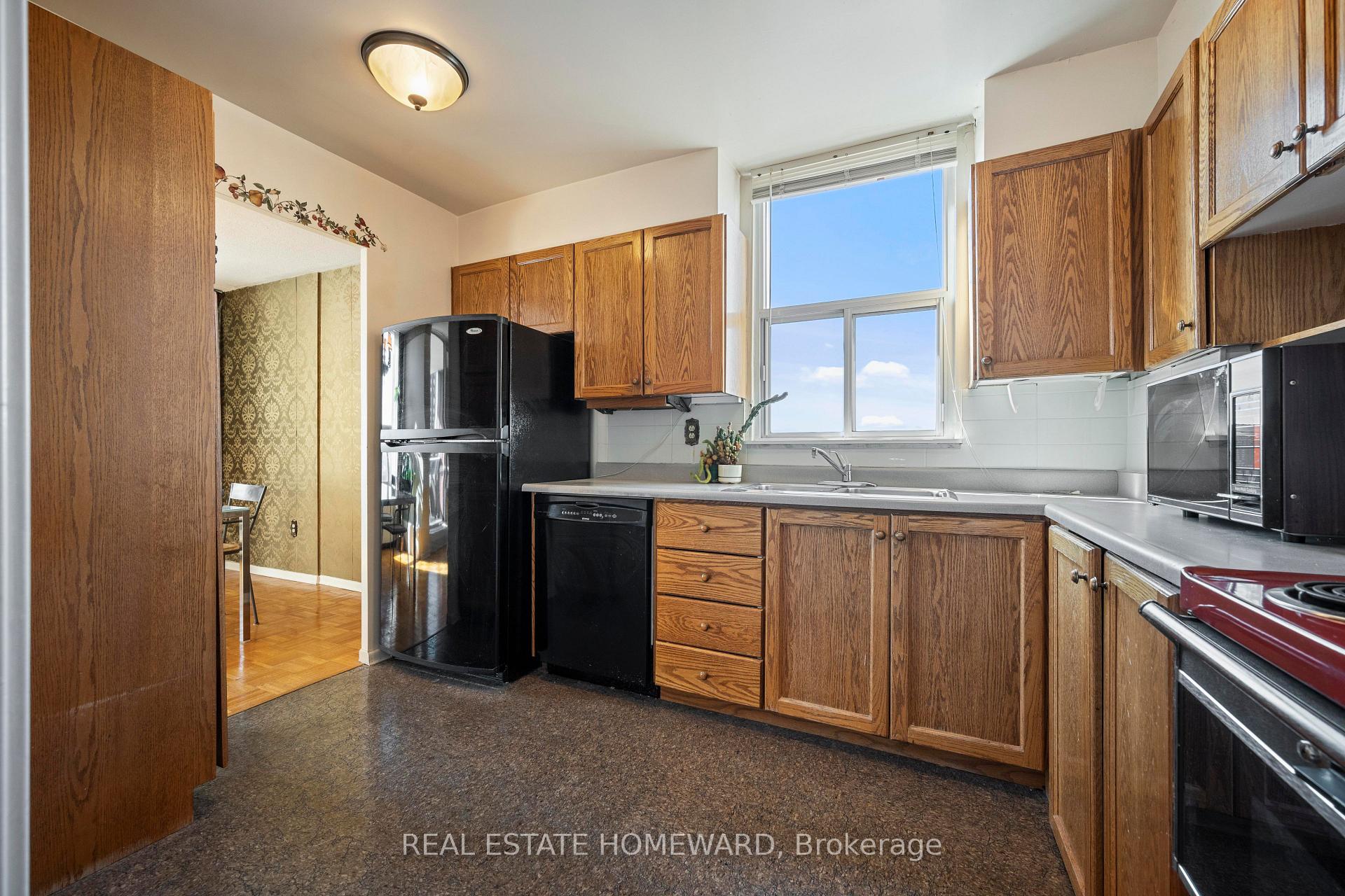 Photo 5 of Unit 814, 15 Vicora Linkway, Toronto, Flemingdon Park — HOMEH