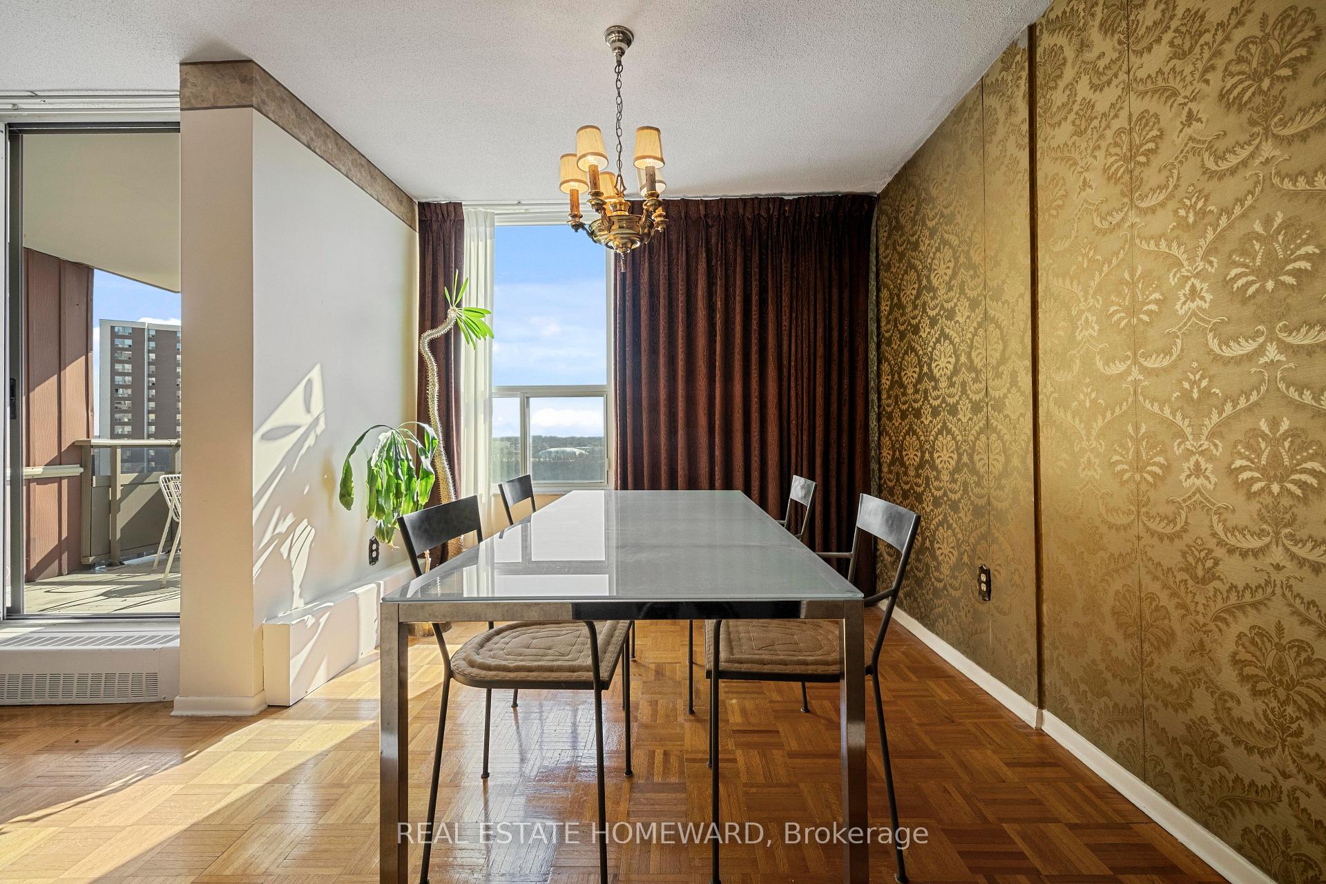 Photo 7 of Unit 814, 15 Vicora Linkway, Toronto, Flemingdon Park — HOMEH