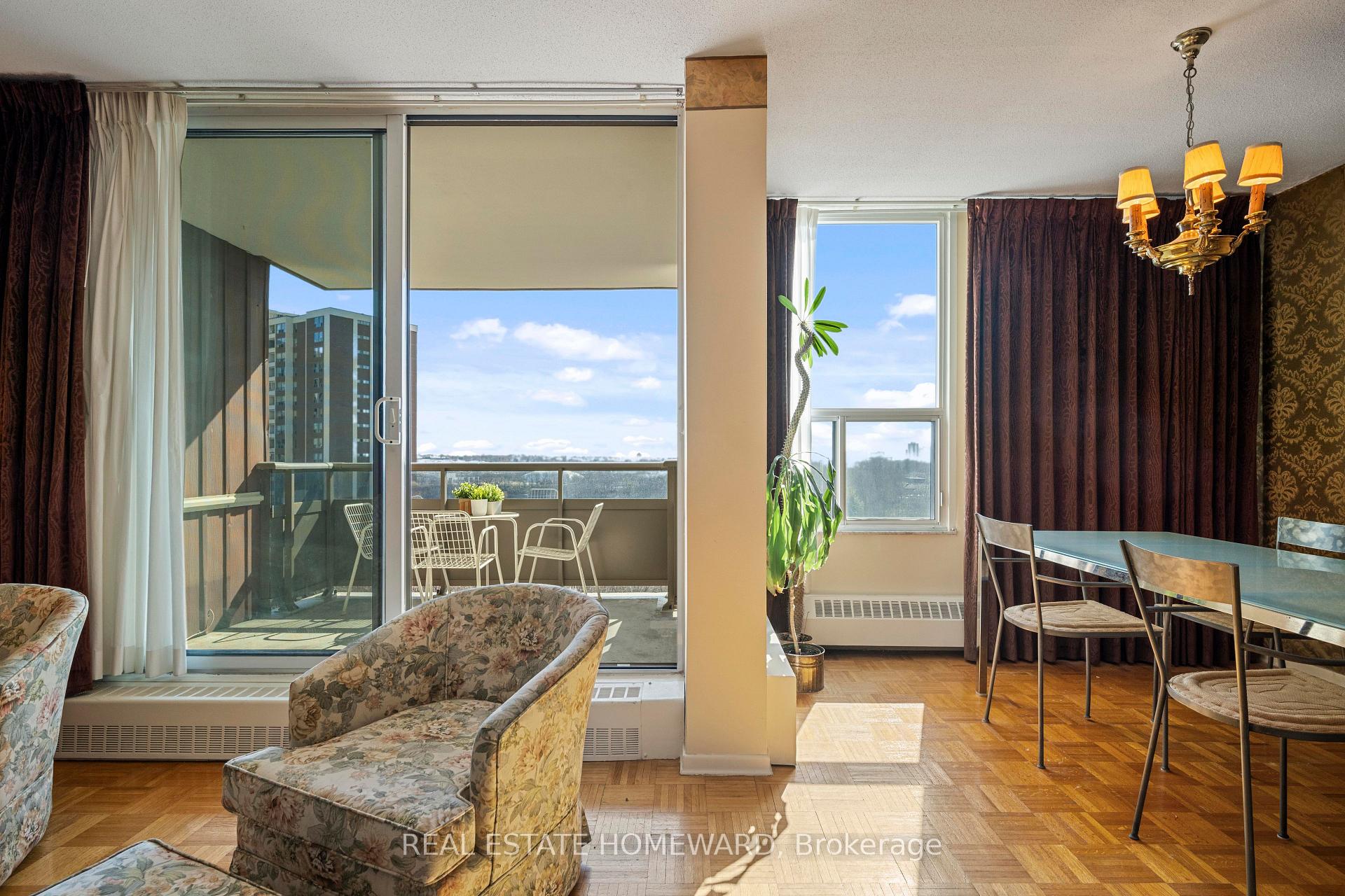 Photo 9 of Unit 814, 15 Vicora Linkway, Toronto, Flemingdon Park — HOMEH