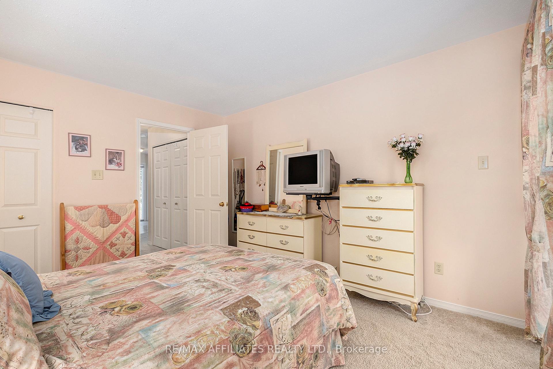 Photo 16 of 1827 Rogers Road, Perth — HOMEH