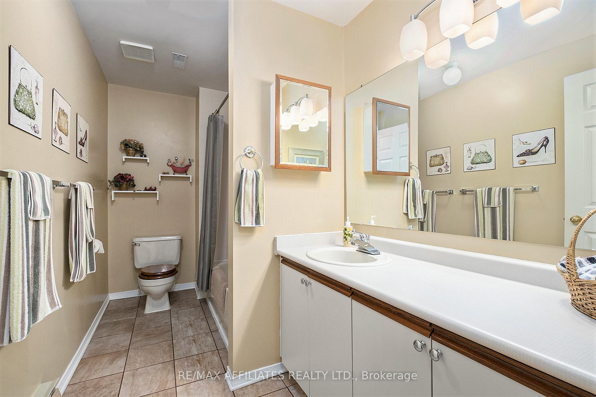 Photo 17 of 1827 Rogers Road, Perth — HOMEH