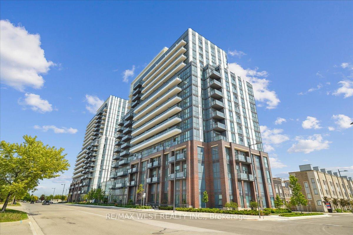 Front of Unit 1110, 10 Honeycrisp Crescent