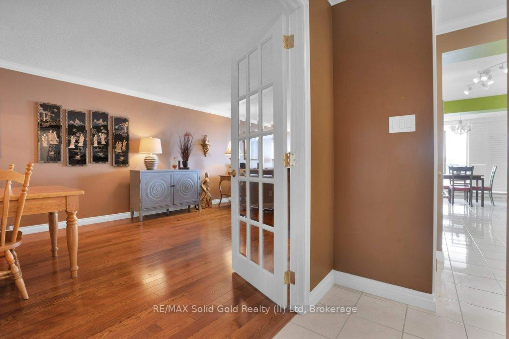 Photo 4 of Unit 402, 2 Lancaster Street E, Kitchener — HOMEH