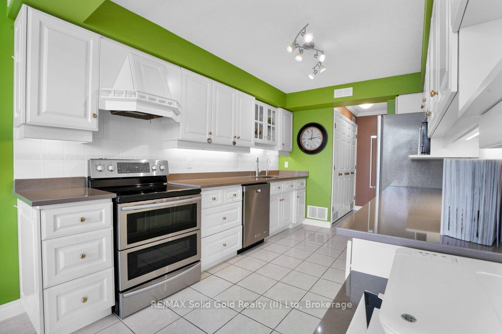 Photo 10 of Unit 402, 2 Lancaster Street E, Kitchener — HOMEH
