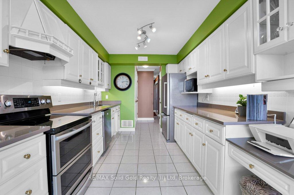 Photo 11 of Unit 402, 2 Lancaster Street E, Kitchener — HOMEH