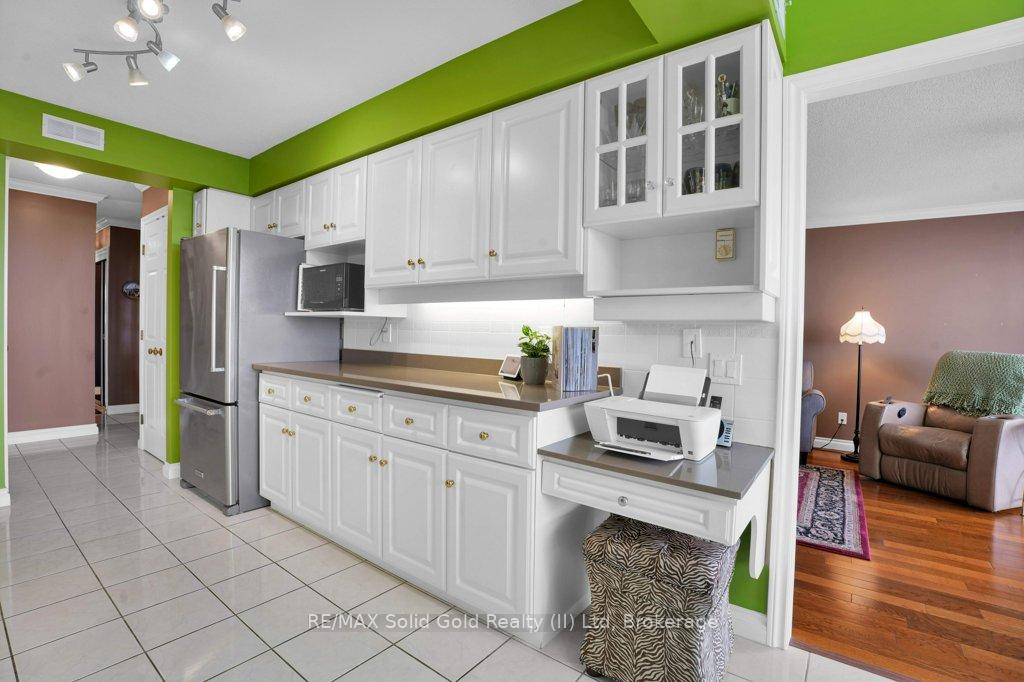Photo 15 of Unit 402, 2 Lancaster Street E, Kitchener — HOMEH