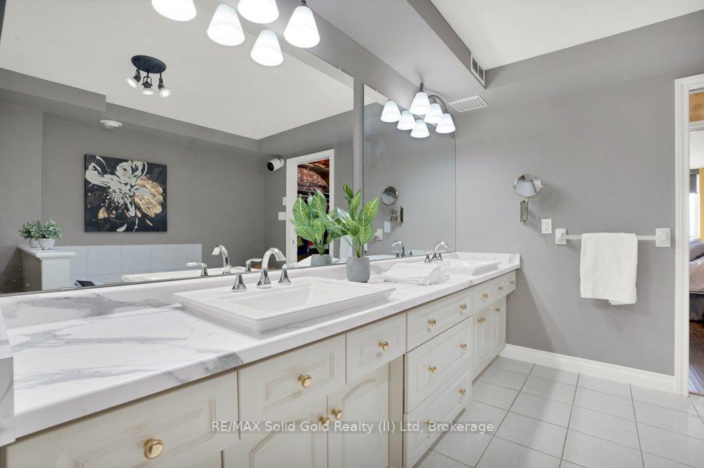 Photo 27 of Unit 402, 2 Lancaster Street E, Kitchener — HOMEH