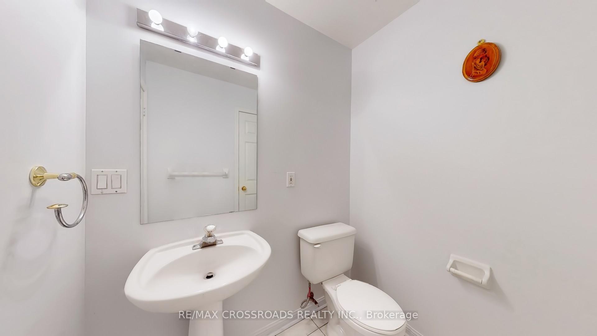 Photo 16 of Unit 9, 2 Cox Boulevard, Markham, Unionville — HOMEH