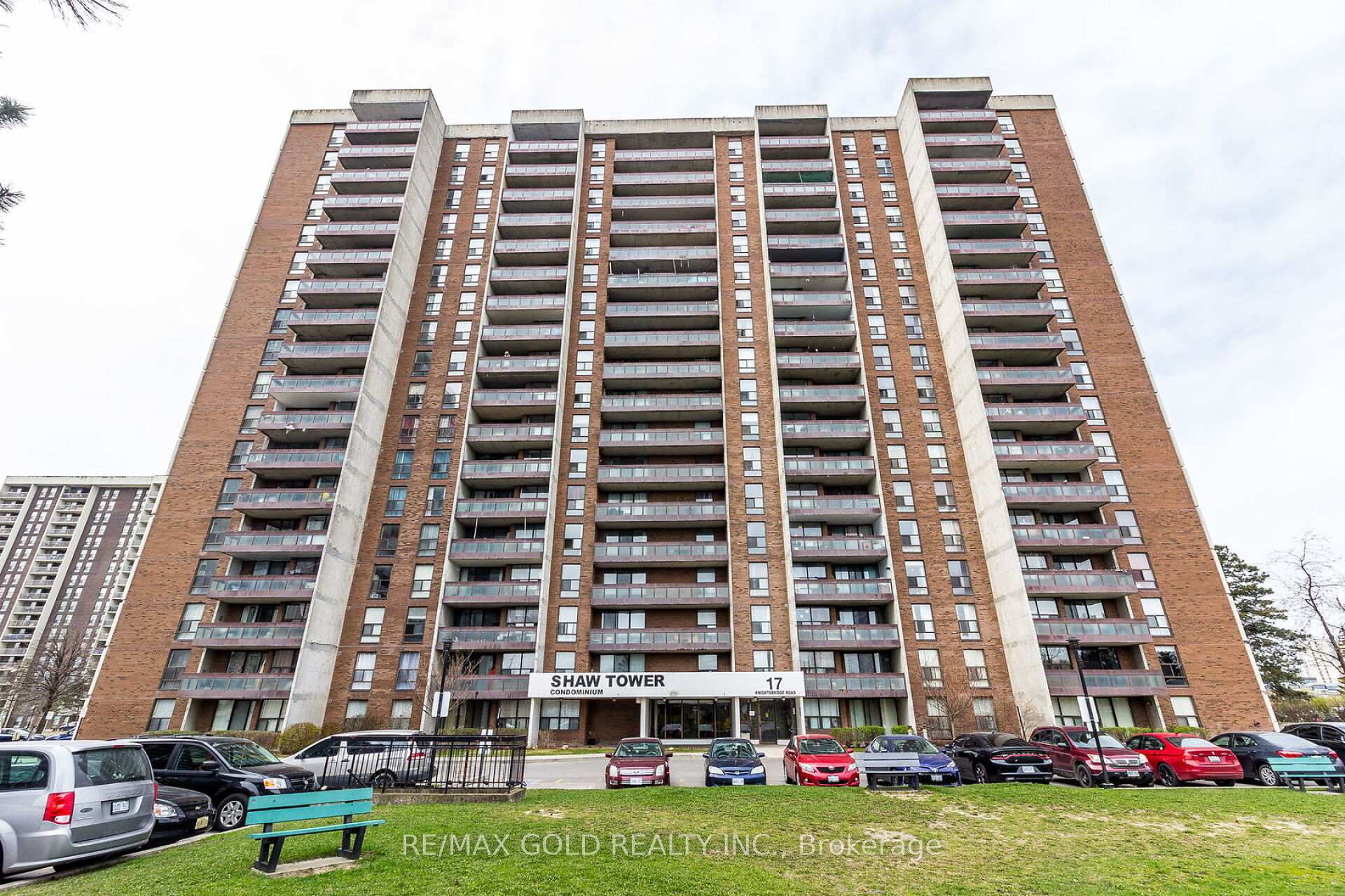 Front of Unit 1010, 17 Knightsbridge Road