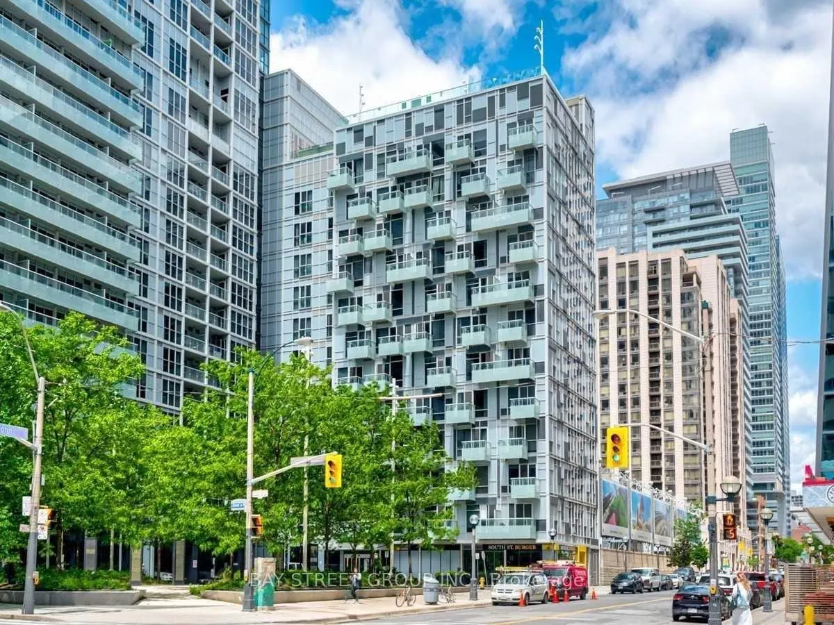 Front of Unit 1117, 20 John Street