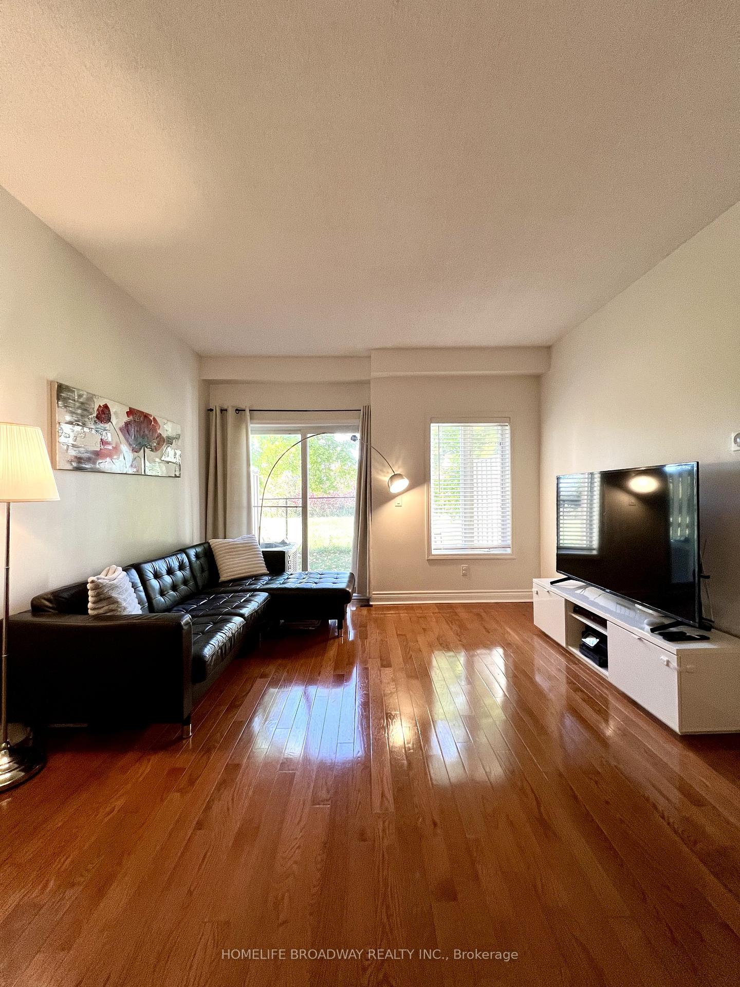 Photo 5 of Unit 3A, 8 St Moritz Way, Markham, Unionville — HOMEH