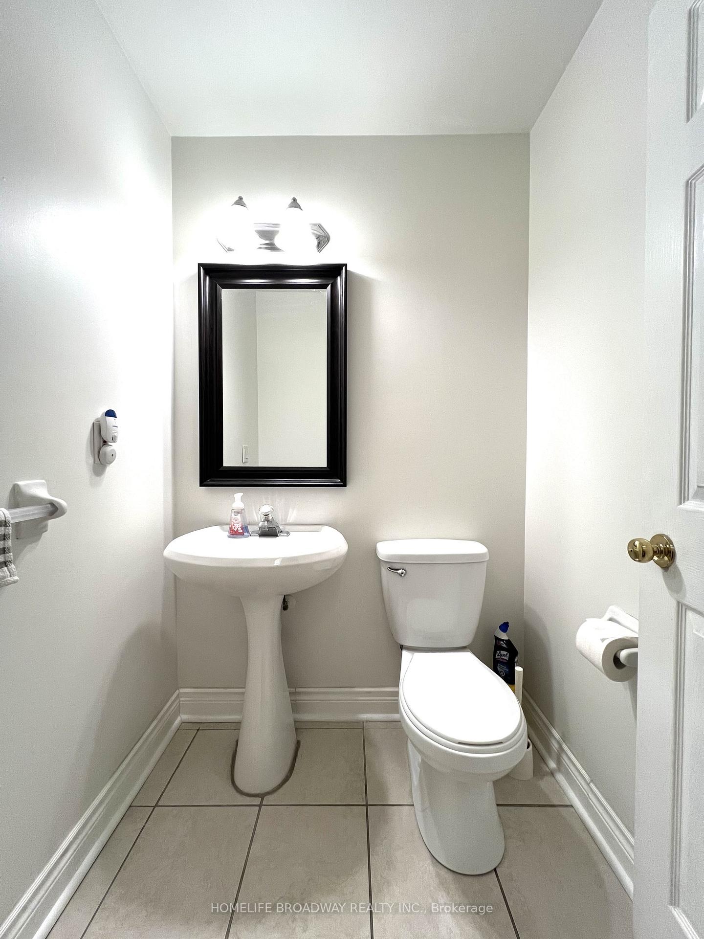 Photo 12 of Unit 3A, 8 St Moritz Way, Markham, Unionville — HOMEH
