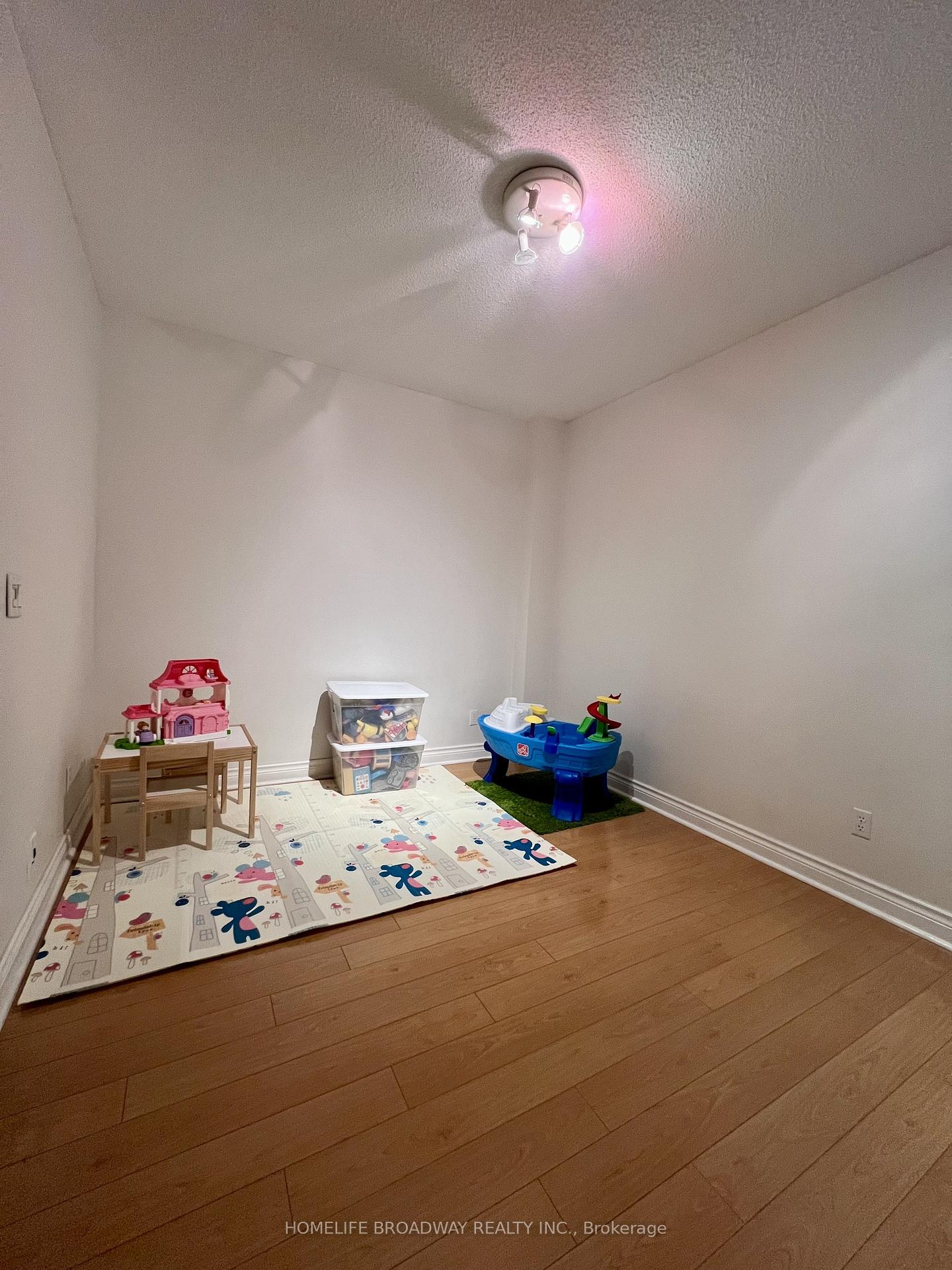 Photo 13 of Unit 3A, 8 St Moritz Way, Markham, Unionville — HOMEH