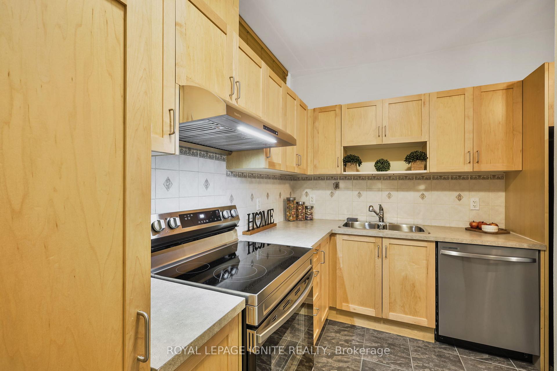 Photo 14 of Unit 801, 44 Bond Street W, Oshawa, O'Neill — HOMEH