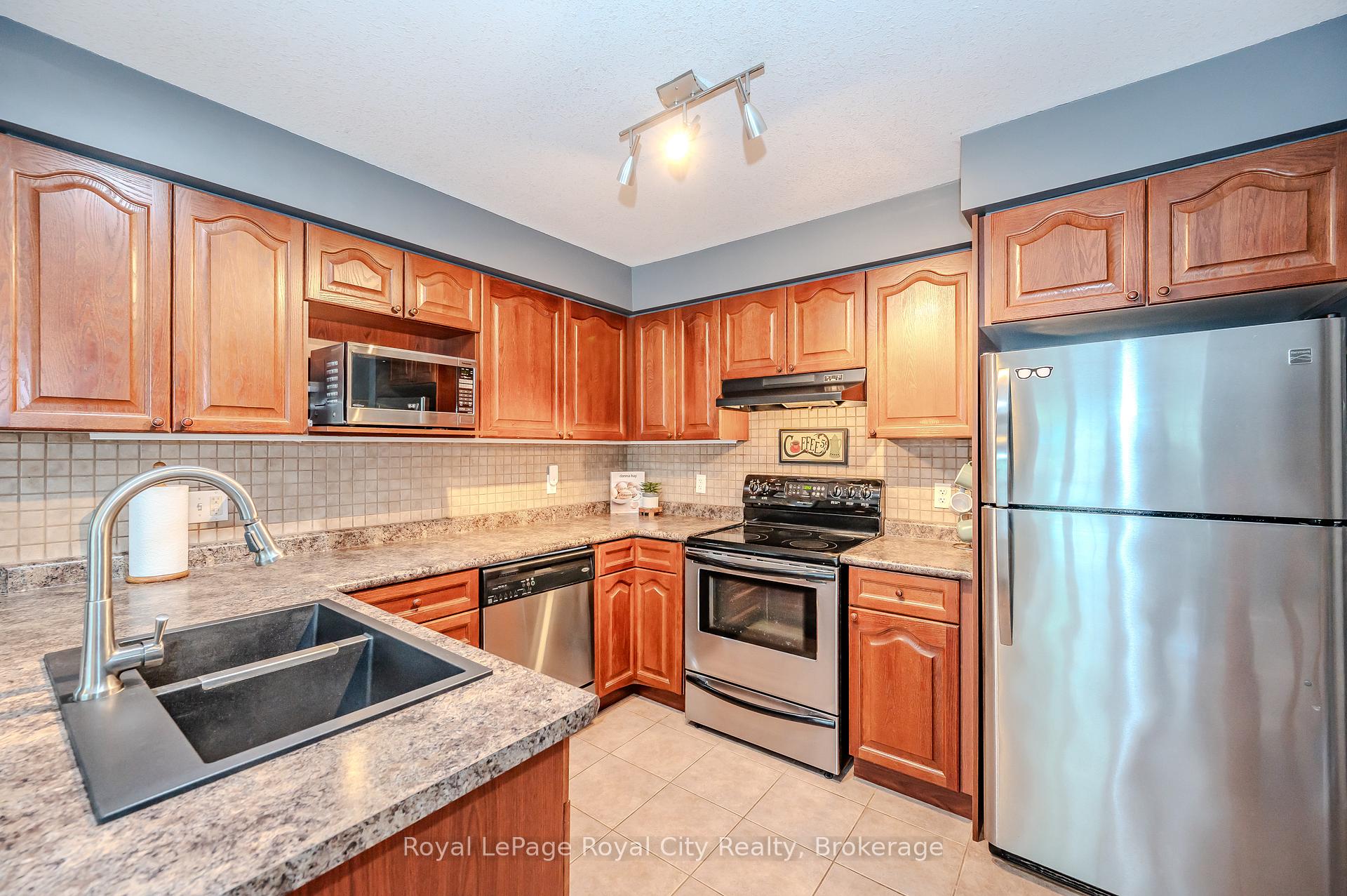 Photo 13 of Unit 31, 31 Schroder Crescent, Guelph, Grange Road — HOMEH