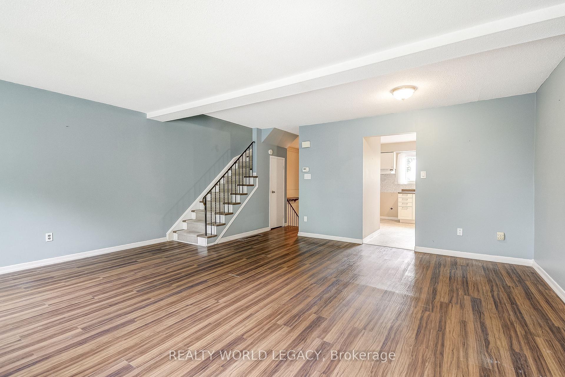 Photo 15 of 42 Melanie Crescent, Hamilton, Waterdown — HOMEH