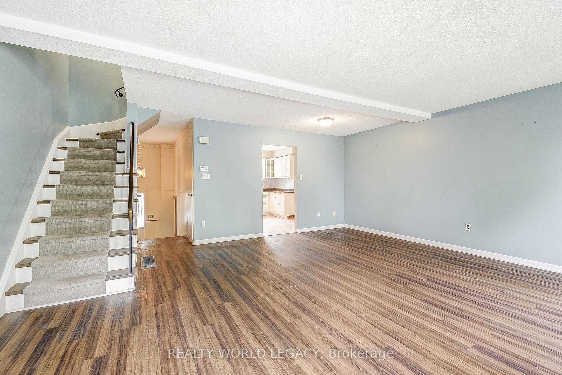 Photo 16 of 42 Melanie Crescent, Hamilton, Waterdown — HOMEH