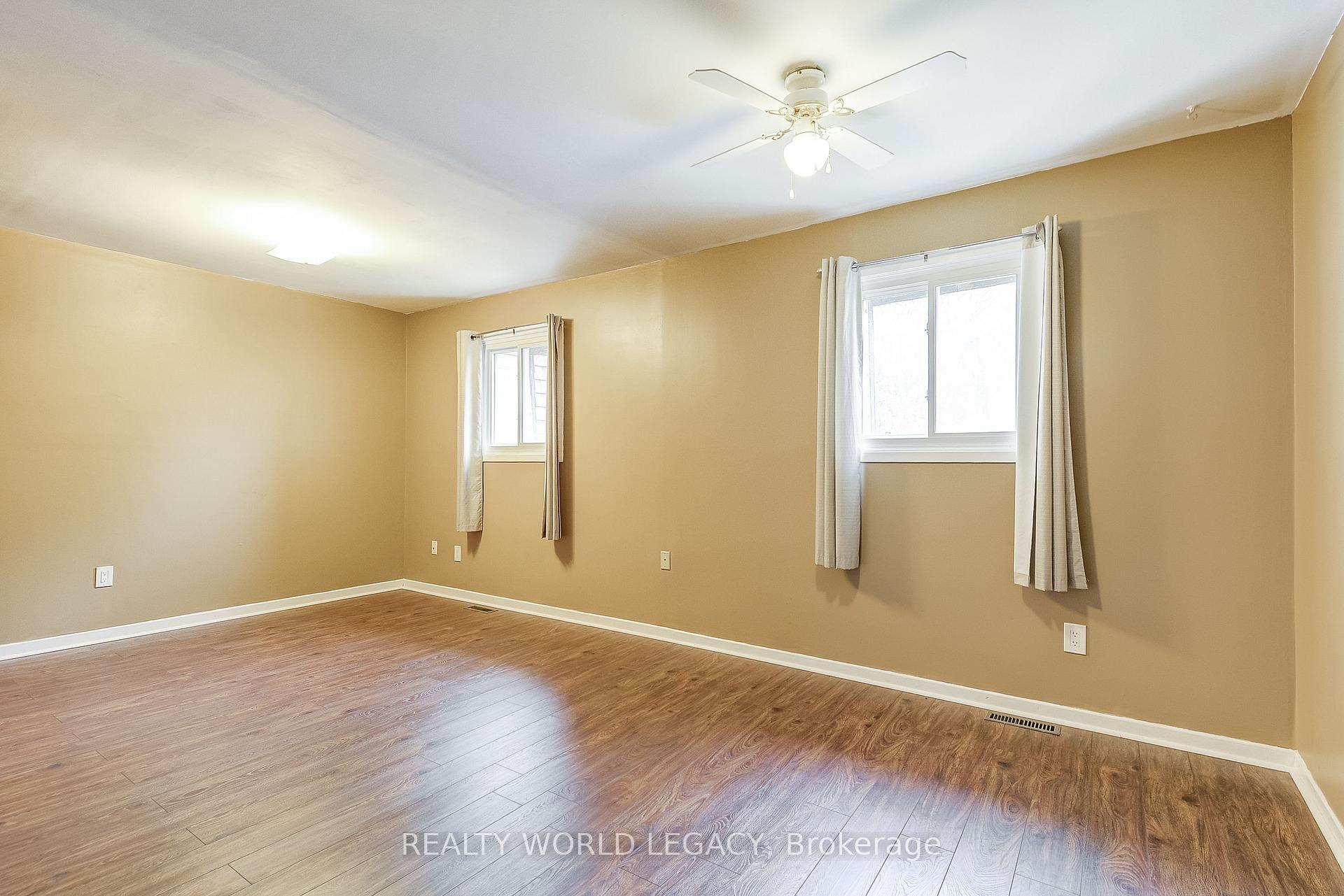 Photo 20 of 42 Melanie Crescent, Hamilton, Waterdown — HOMEH