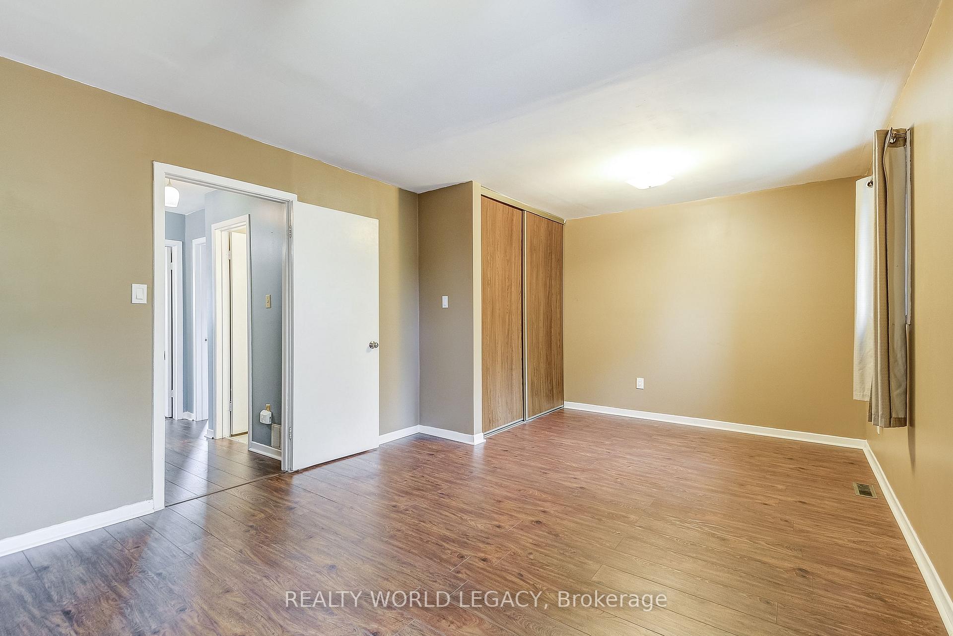 Photo 21 of 42 Melanie Crescent, Hamilton, Waterdown — HOMEH