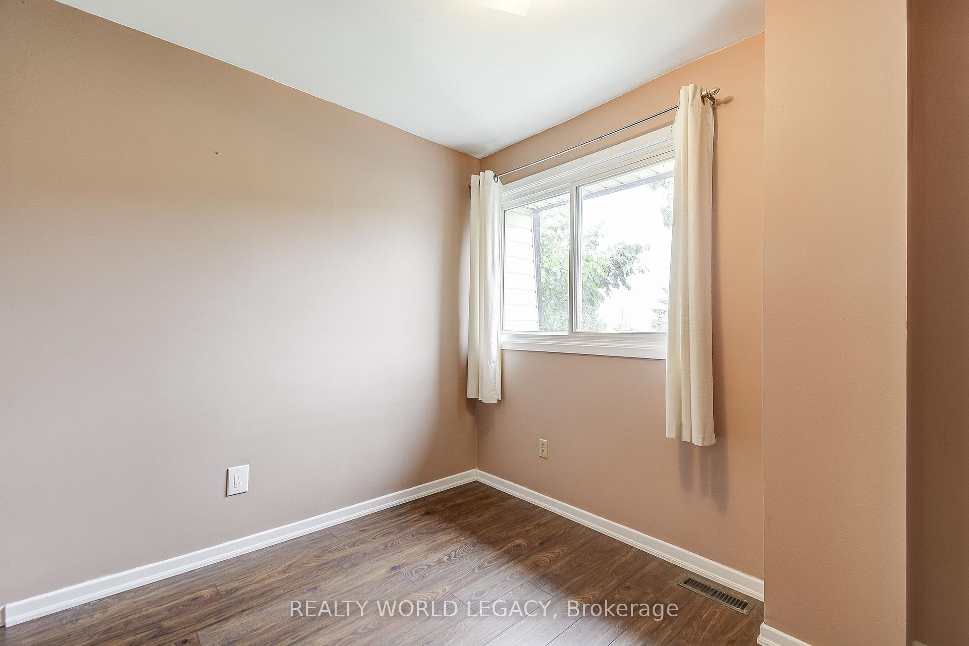 Photo 23 of 42 Melanie Crescent, Hamilton, Waterdown — HOMEH