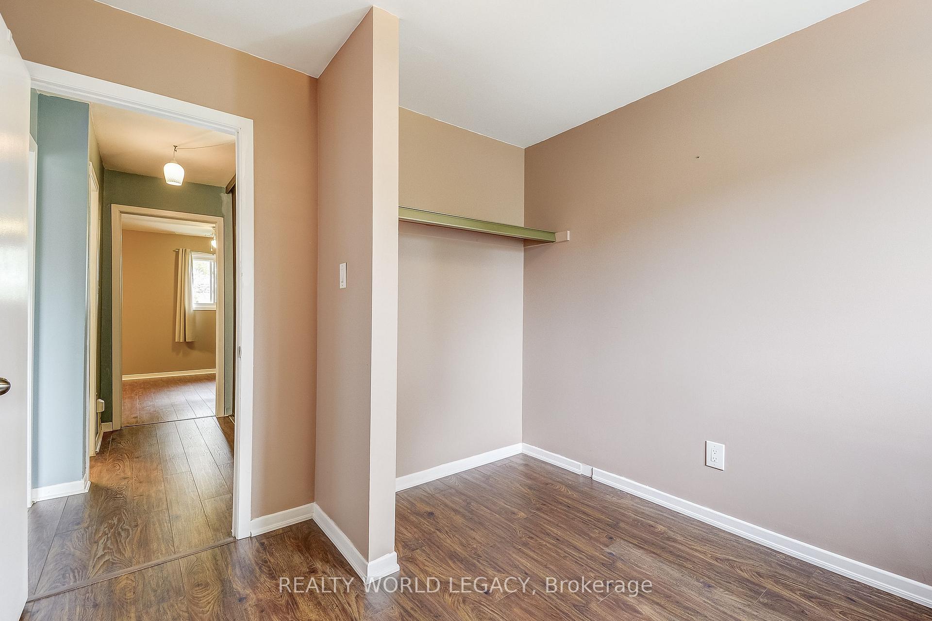 Photo 24 of 42 Melanie Crescent, Hamilton, Waterdown — HOMEH