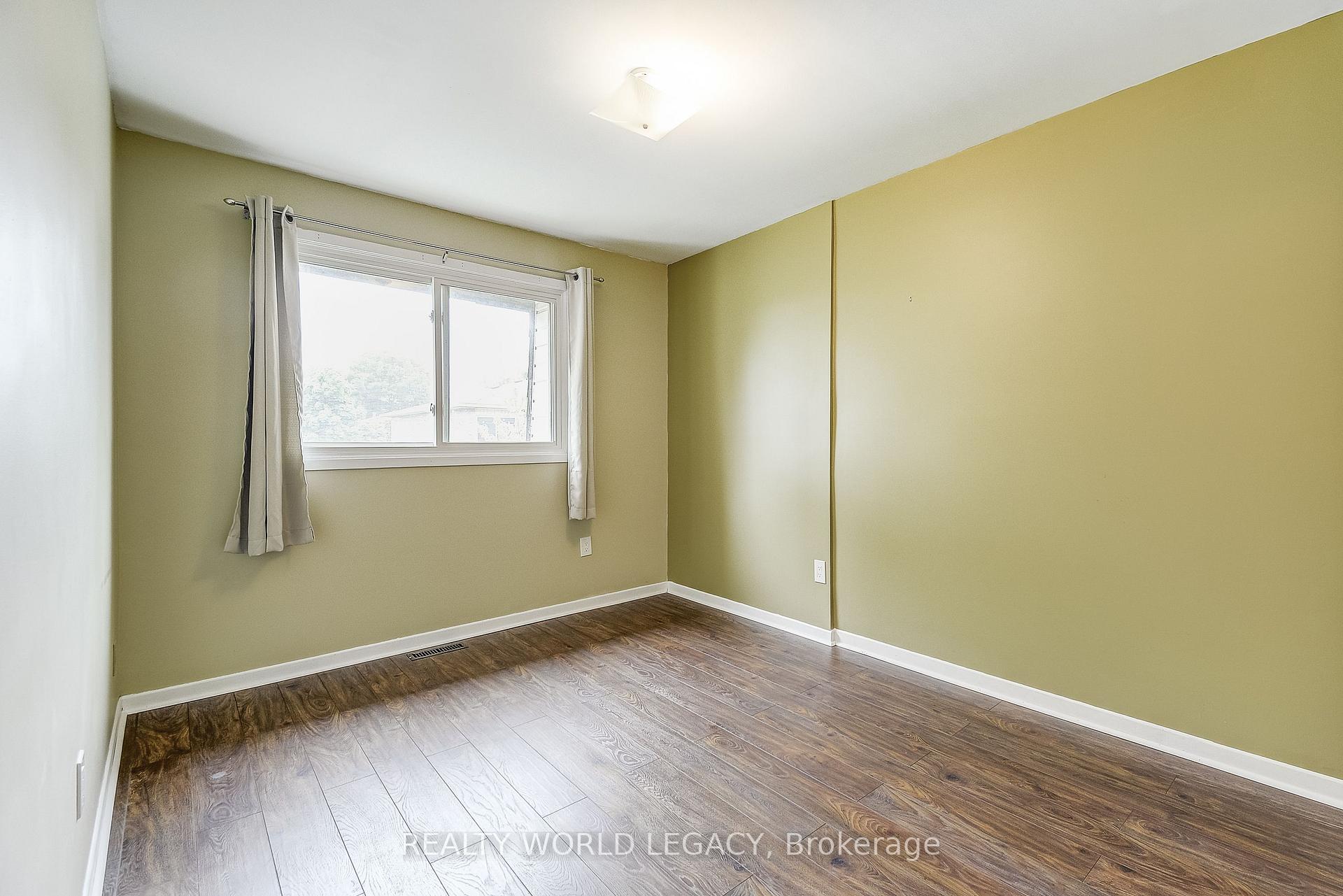 Photo 26 of 42 Melanie Crescent, Hamilton, Waterdown — HOMEH