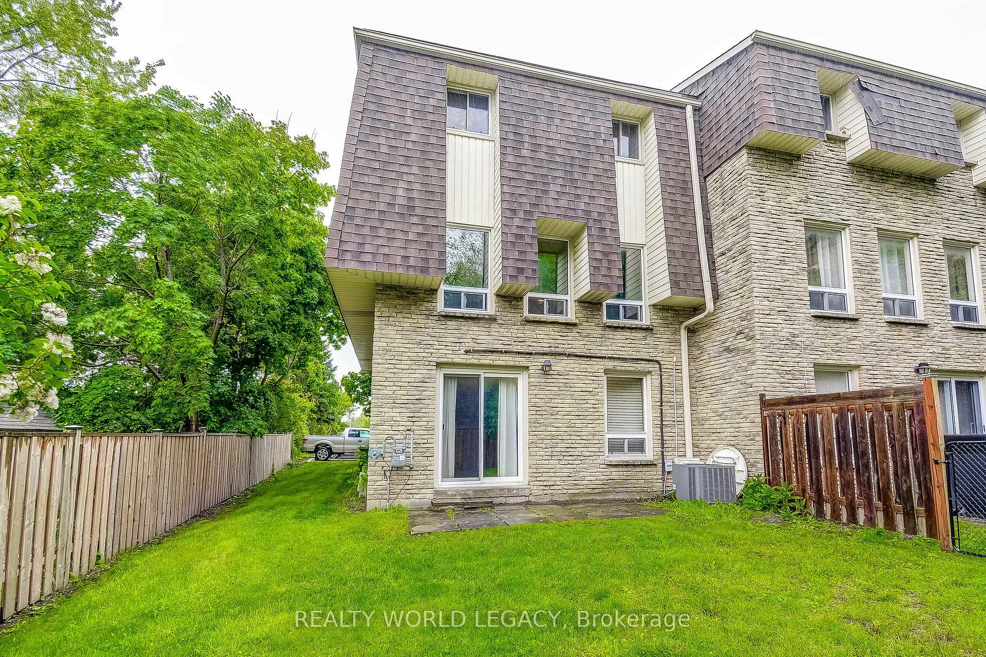 Photo 30 of 42 Melanie Crescent, Hamilton, Waterdown — HOMEH
