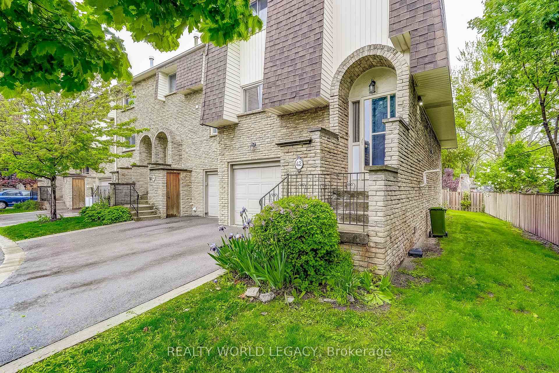Photo 33 of 42 Melanie Crescent, Hamilton, Waterdown — HOMEH