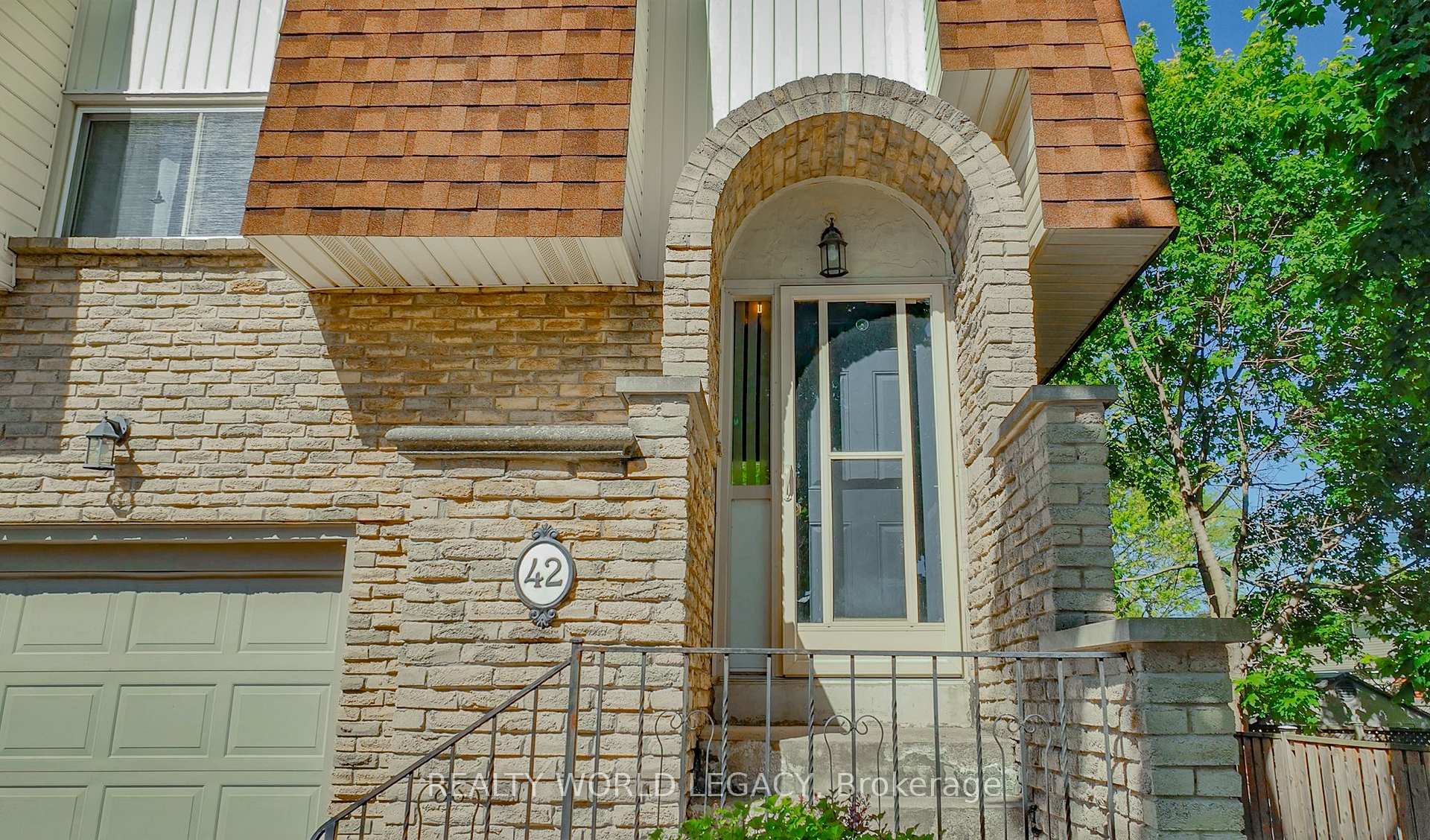 Photo 40 of 42 Melanie Crescent, Hamilton, Waterdown — HOMEH