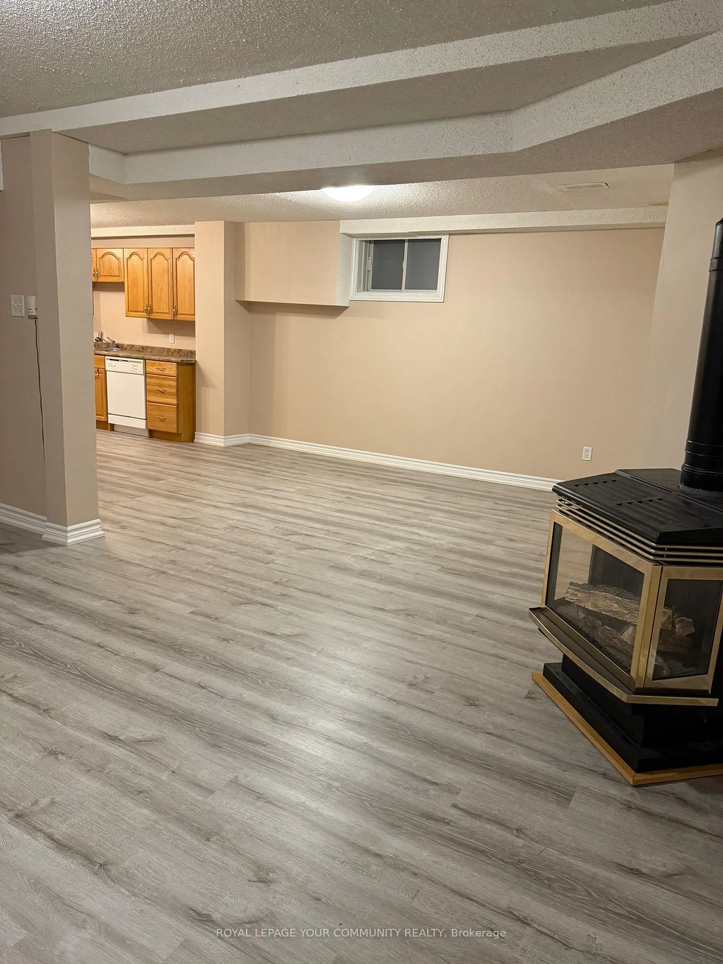 Photo 4 of Unit Bsmnt, 2 Osprey Ridge Road, Barrie, Little Lake — HOMEH
