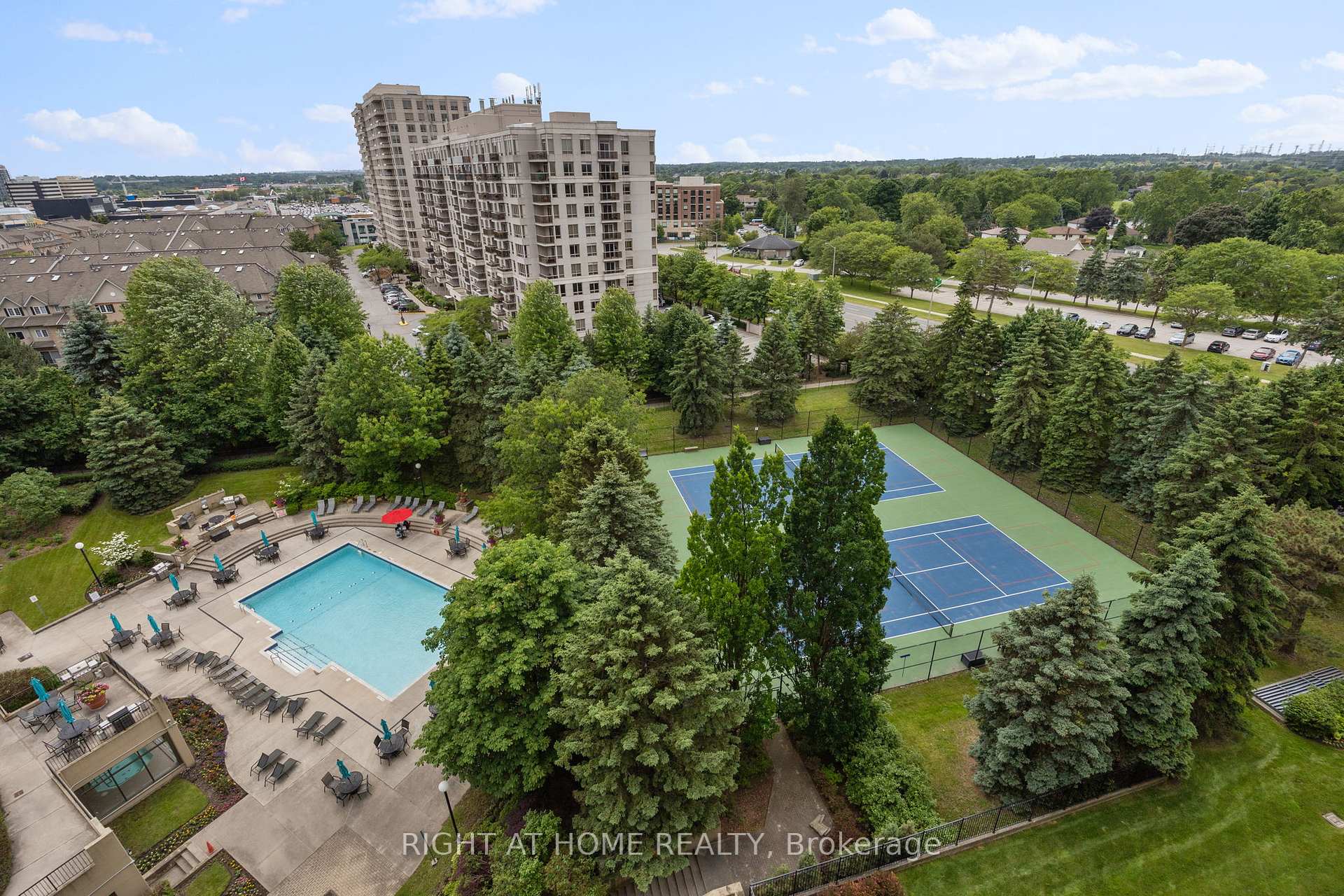 Photo 2 of Unit 1622, 1880 Valley Farm Road, Pickering, Town Centre — HOMEH