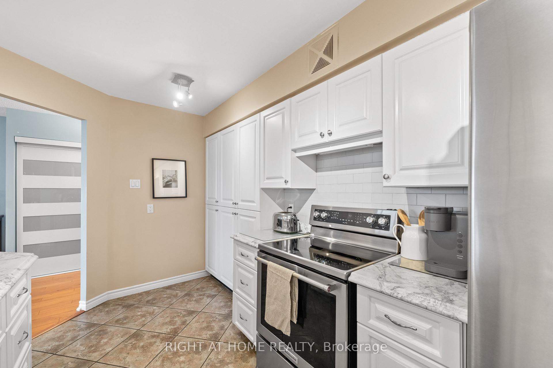 Photo 13 of Unit 1622, 1880 Valley Farm Road, Pickering, Town Centre — HOMEH