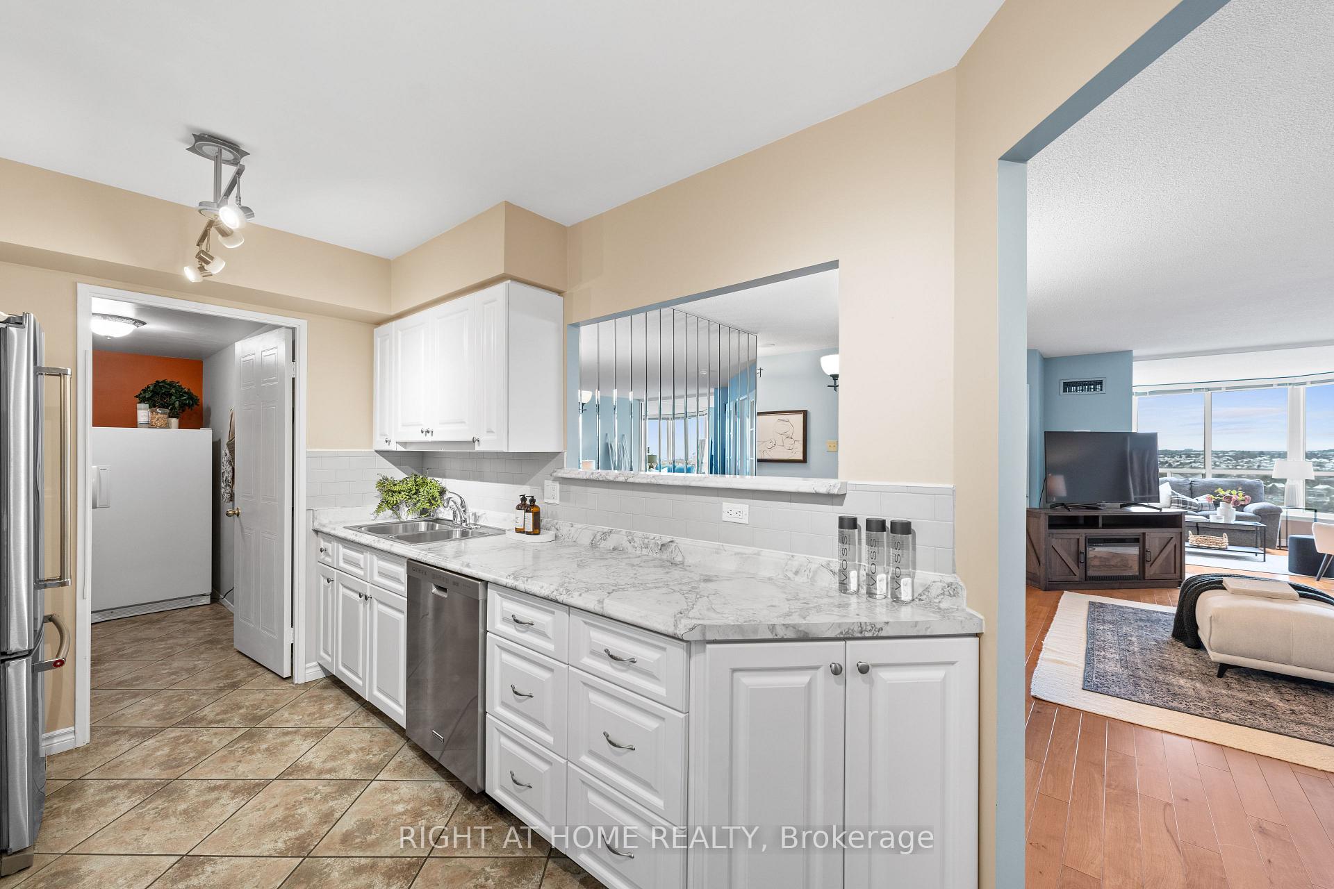 Photo 15 of Unit 1622, 1880 Valley Farm Road, Pickering, Town Centre — HOMEH