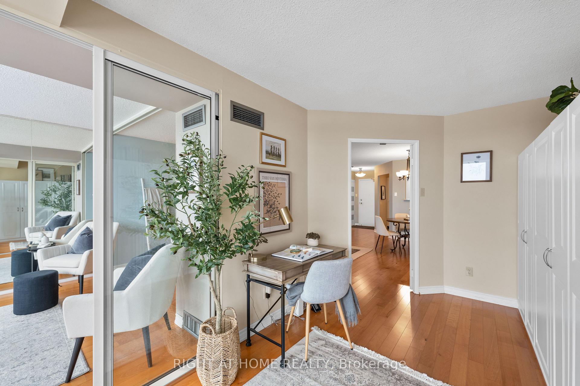Photo 20 of Unit 1622, 1880 Valley Farm Road, Pickering, Town Centre — HOMEH
