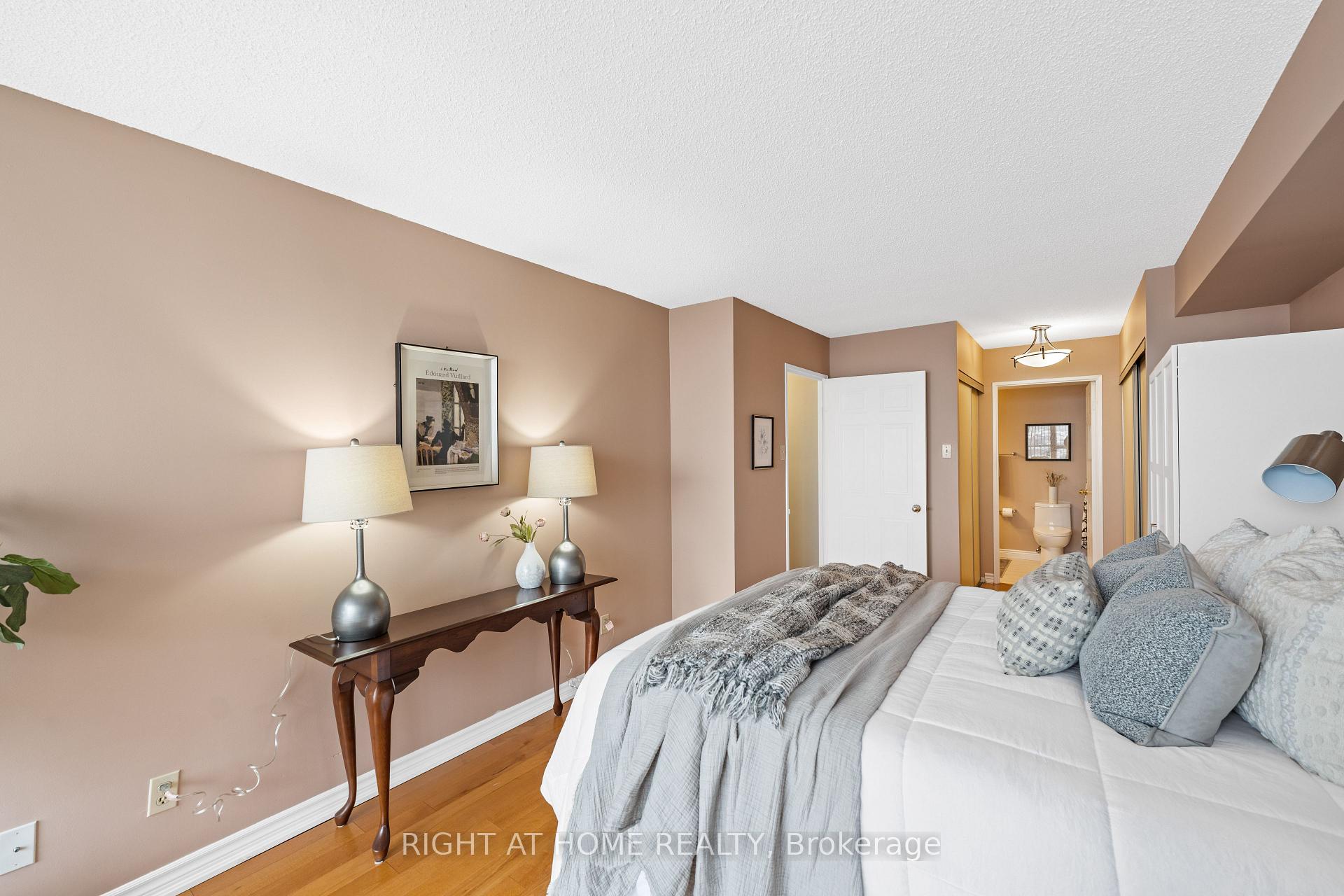 Photo 22 of Unit 1622, 1880 Valley Farm Road, Pickering, Town Centre — HOMEH