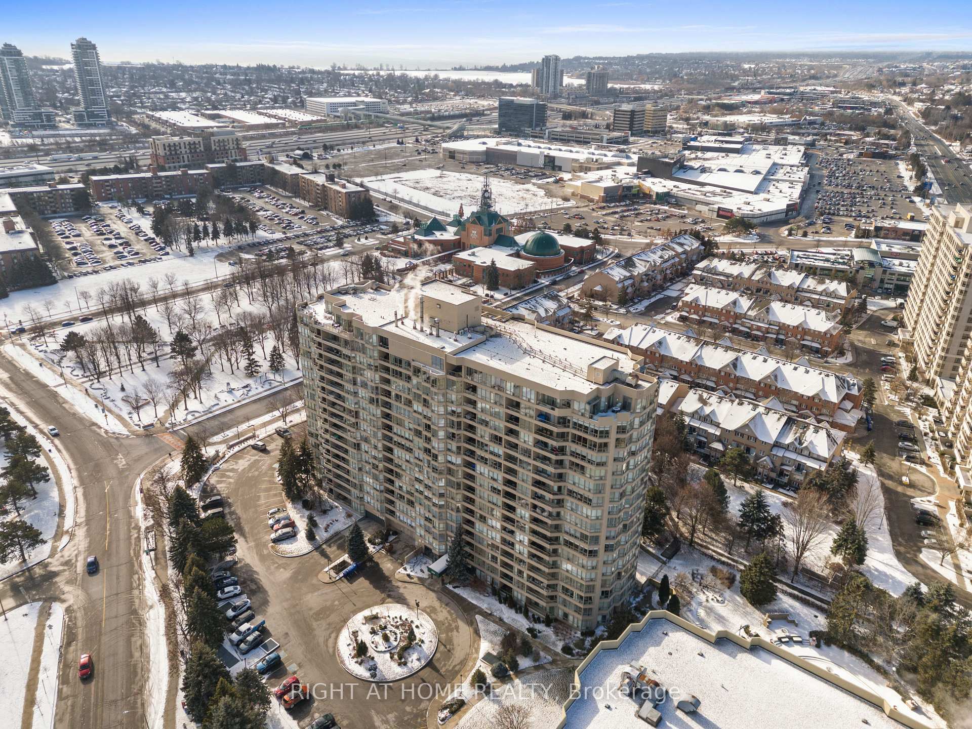 Photo 33 of Unit 1622, 1880 Valley Farm Road, Pickering, Town Centre — HOMEH