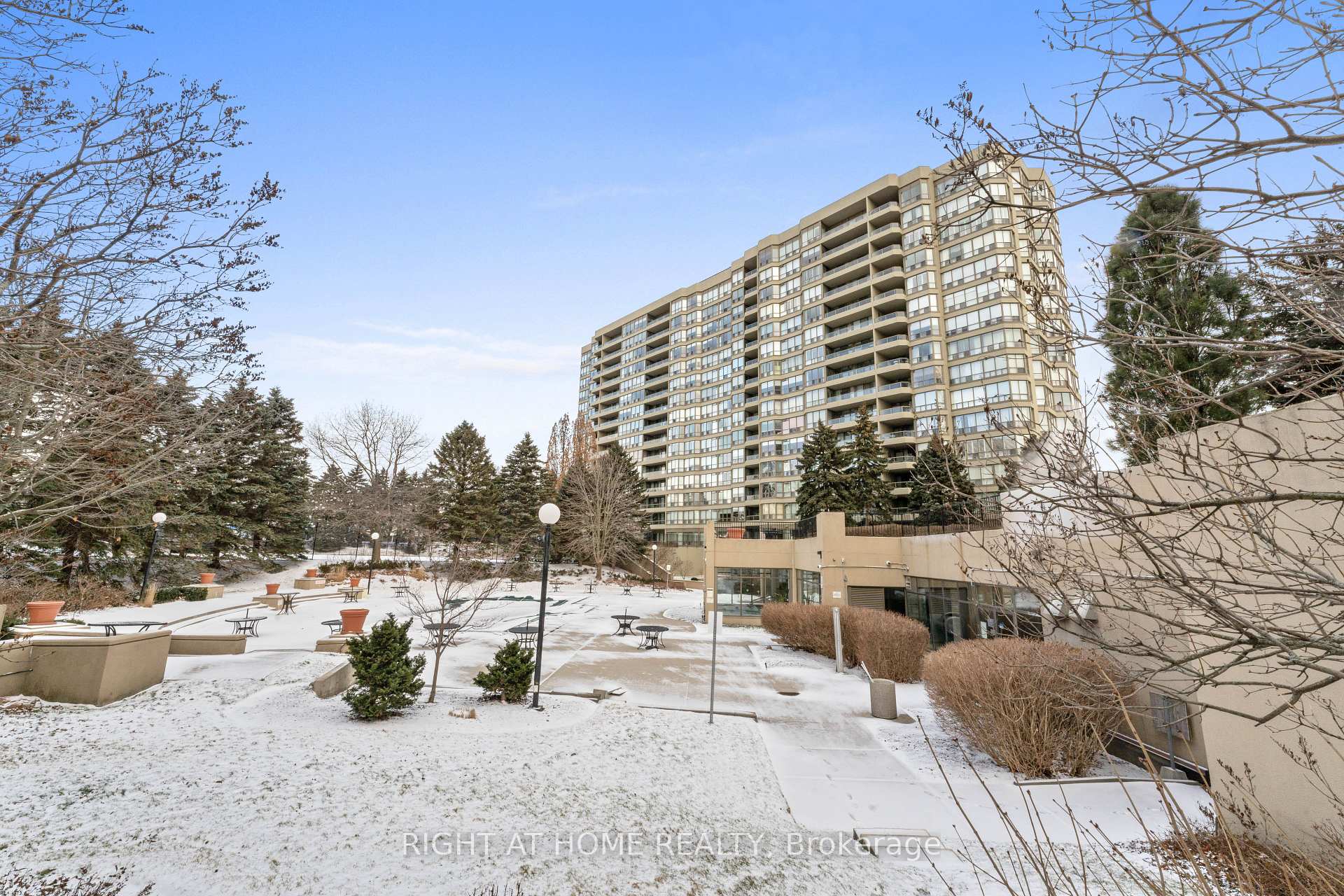 Photo 34 of Unit 1622, 1880 Valley Farm Road, Pickering, Town Centre — HOMEH