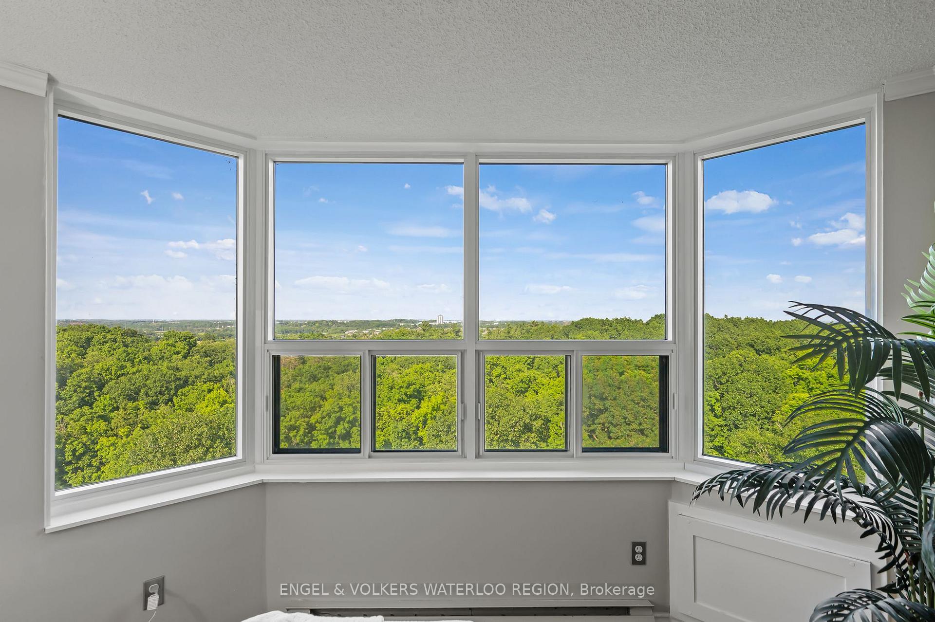 Photo 3 of Unit 1701, 55 Green Valley Drive, Kitchener, Pioneer Park — HOMEH