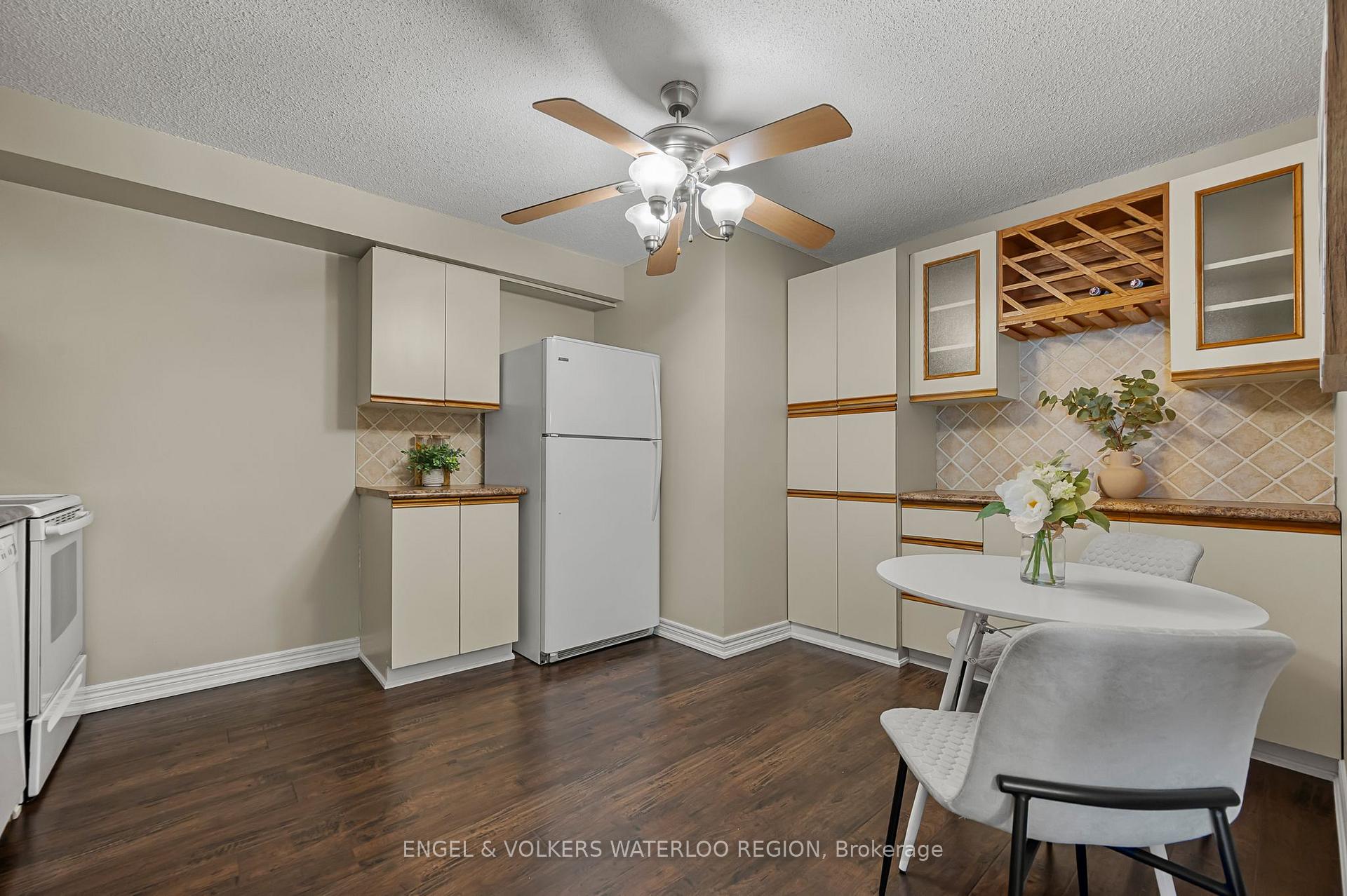 Photo 14 of Unit 1701, 55 Green Valley Drive, Kitchener, Pioneer Park — HOMEH
