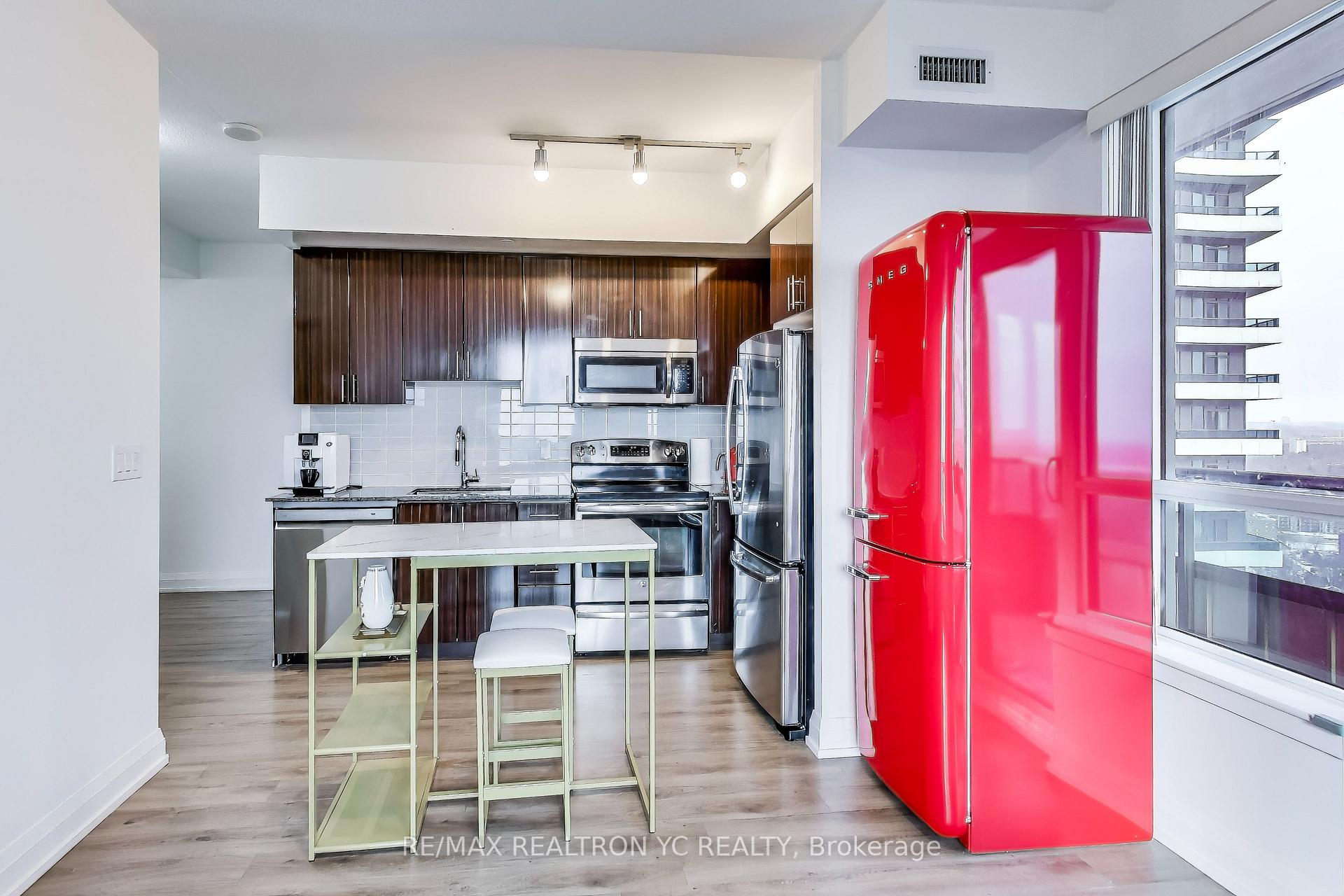 Photo 4 of Unit 2031, 7161 Yonge Street, Markham, Grandview — HOMEH