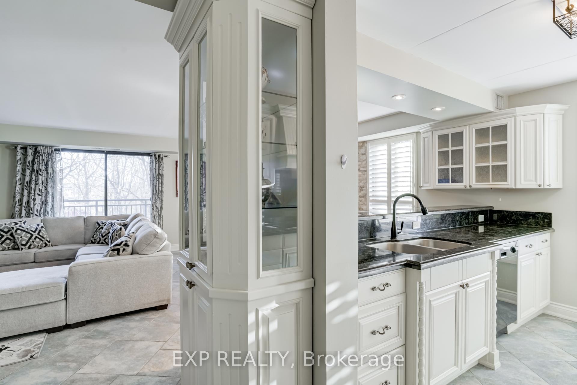 Photo 57 of Unit 404, 15390 Yonge Street, Aurora, Aurora Village — HOMEH