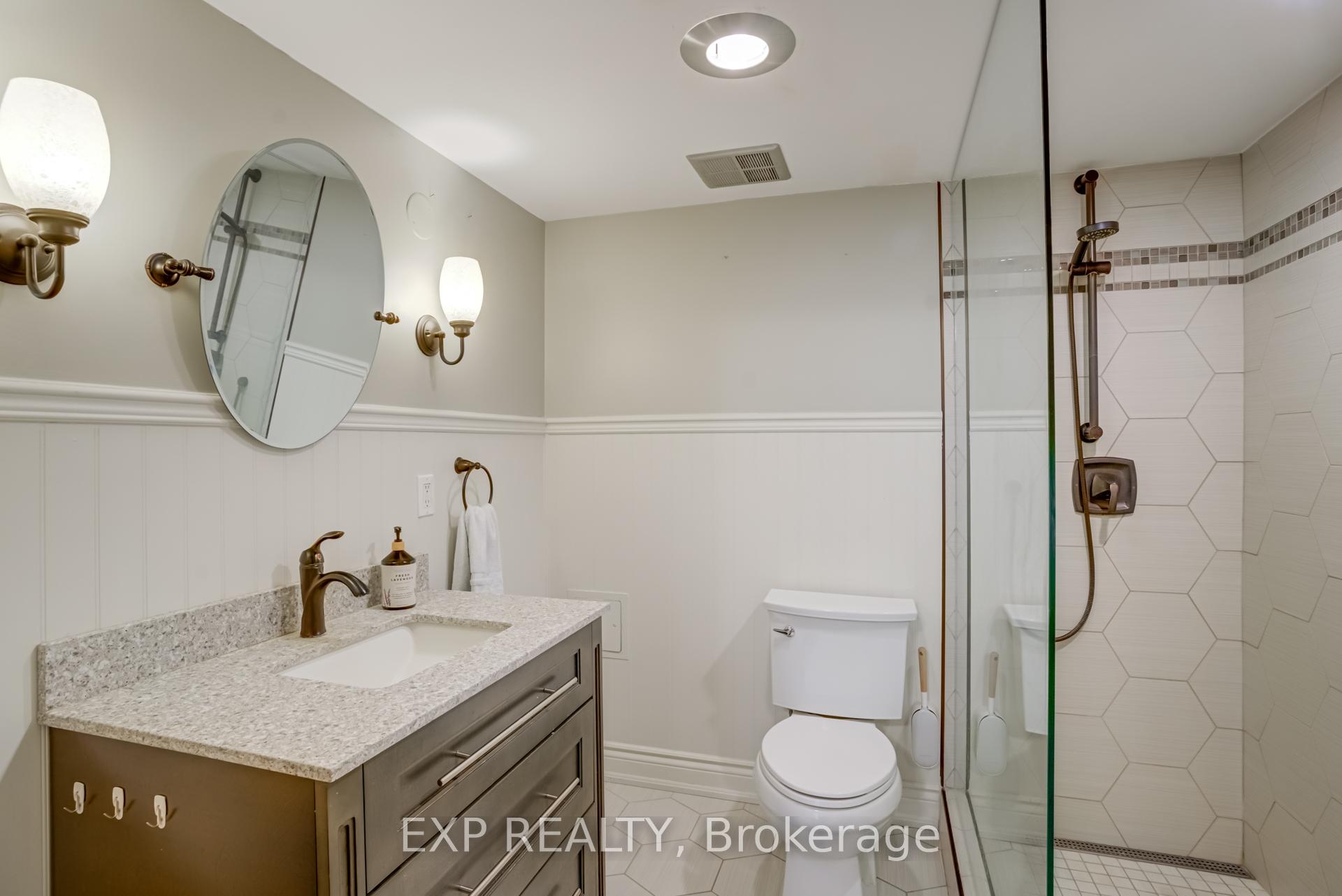 Photo 60 of Unit 404, 15390 Yonge Street, Aurora, Aurora Village — HOMEH