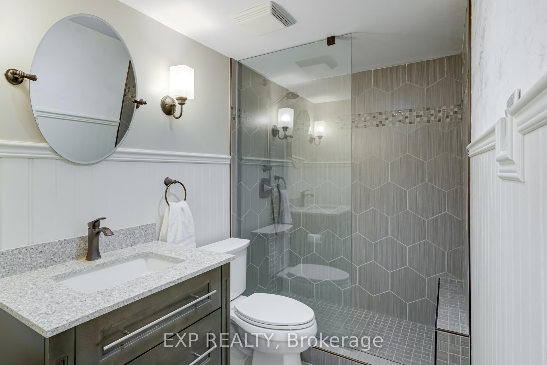 Photo 64 of Unit 404, 15390 Yonge Street, Aurora, Aurora Village — HOMEH