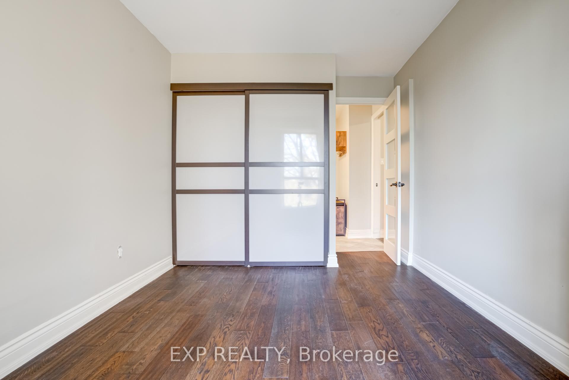 Photo 46 of Unit 404, 15390 Yonge Street, Aurora, Aurora Village — HOMEH